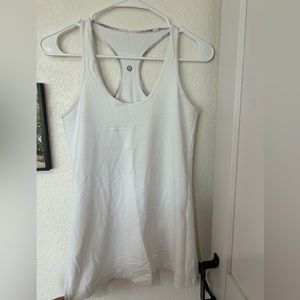 Lululemon white size 6 woman’s speed tank